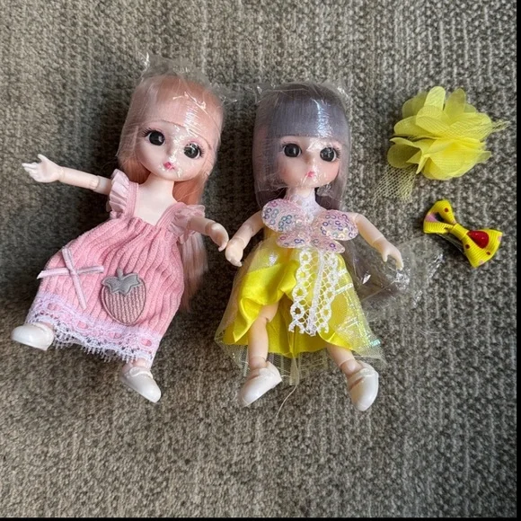 💕Posable Miniature Dolls Set - Pink, Black, Yellow, White ~ Brand New - Picture 5 of 11